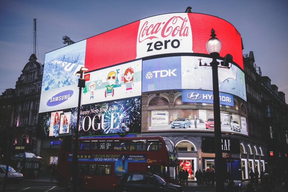 public relations vs advertising