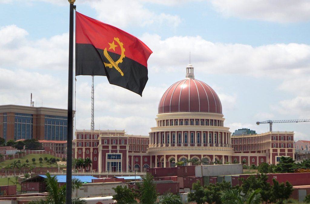 Parceria para expansão internacional em Angola